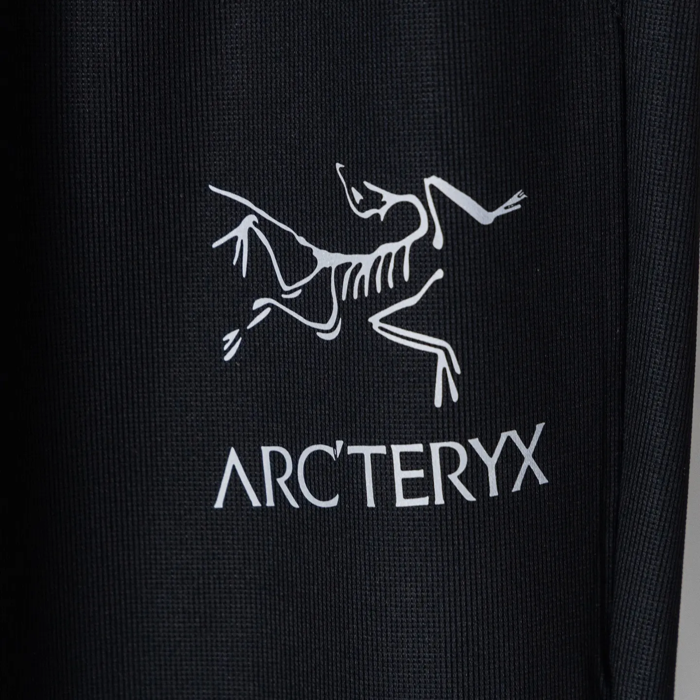 ARC'TERYX :Lightweight， ， ， ，Lightweight ， 、 、 、 、 ！ ！ Classic logo ！ 90% 10% , ， ， Breathable ， ，Quality ！ ！ logo ， ， ， ， ， ！ Versatile ！